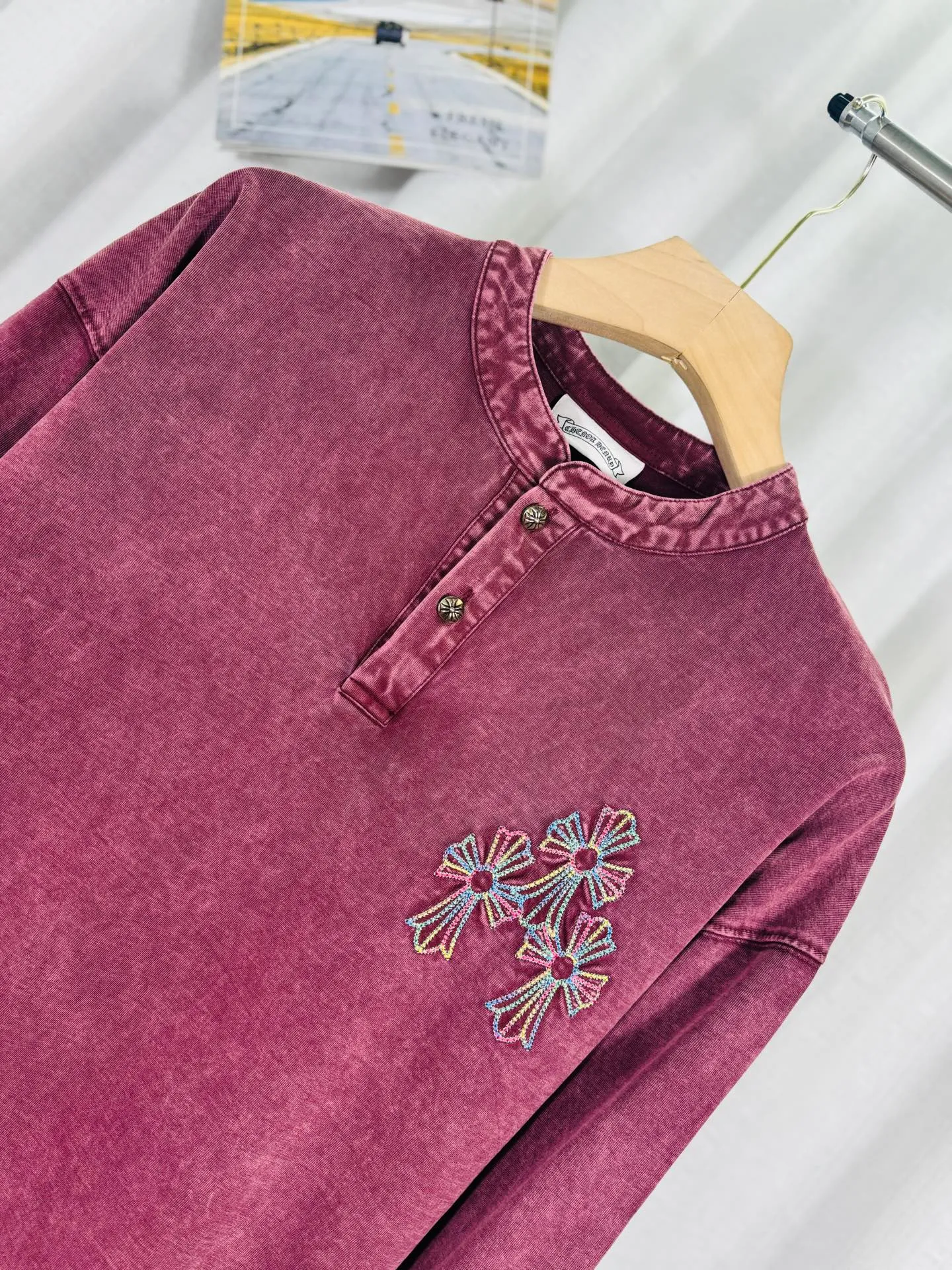 P260 ch high version Chrome Hearts 2025 new autumn and winter cross patch washed spray-painted long-sleeved T-shirt, fabric: 26 double yarns, 320 grams weight, Angra red thread weaving, heavy wash water➕fried color + spray-paint Printing process: colorful embroidery, secondary color spray-paint process Color: gray, red Size: S M L XL Style number: 5178